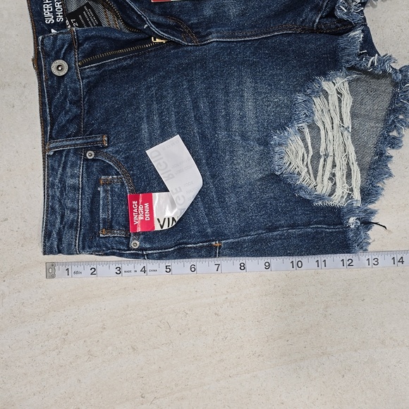 Curvy Super High Rise Denim Shorts - Picture 6 of 7
